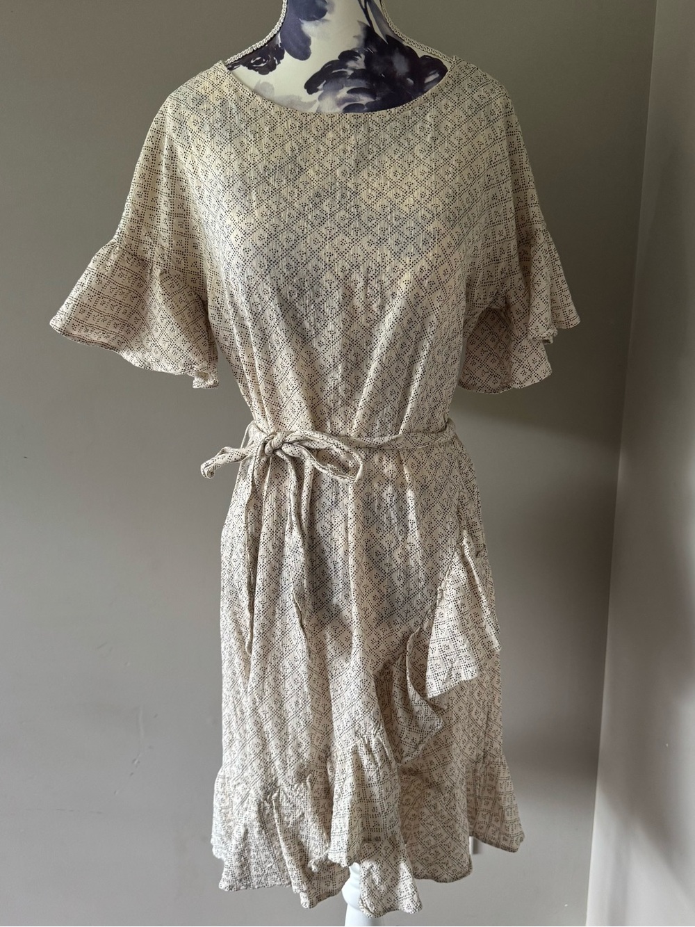 H&M Cream Patterned Tie-Waist Mini Dress with Flutter Sleeves